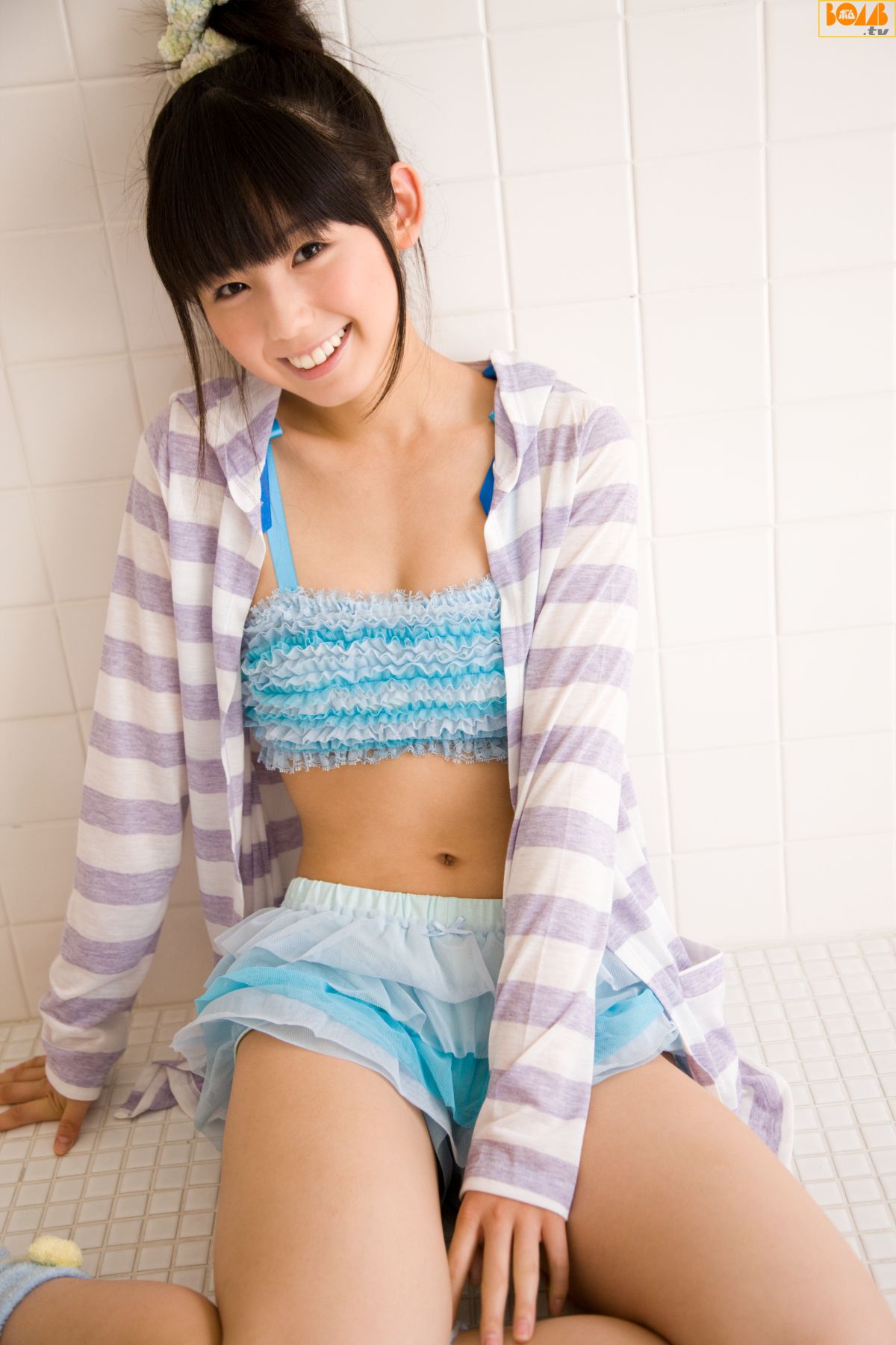 [Bomb.TV] 2009年08月刊 Koike Rina 小池里奈腿张大点就不疼了叫出来